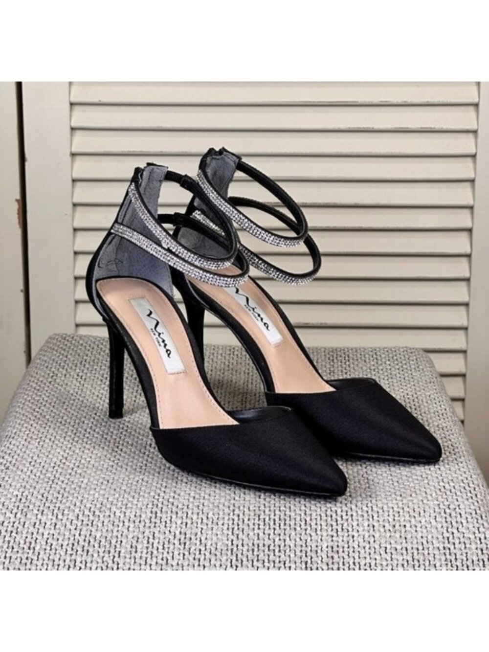 Nina New York Women's Black Satin Nikia Pointed Toe Evening Heels Pumps Size 5 - Picture 6 of 9
